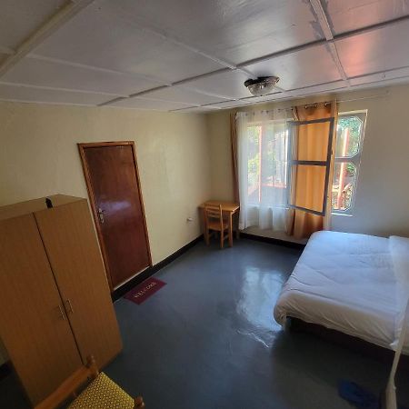 Maddy'S Kitchen And Accomodation Gisenyi Εξωτερικό φωτογραφία