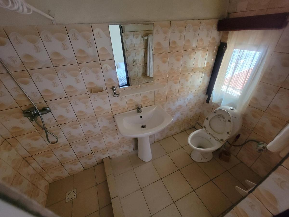 Maddy'S Kitchen And Accomodation Gisenyi Εξωτερικό φωτογραφία